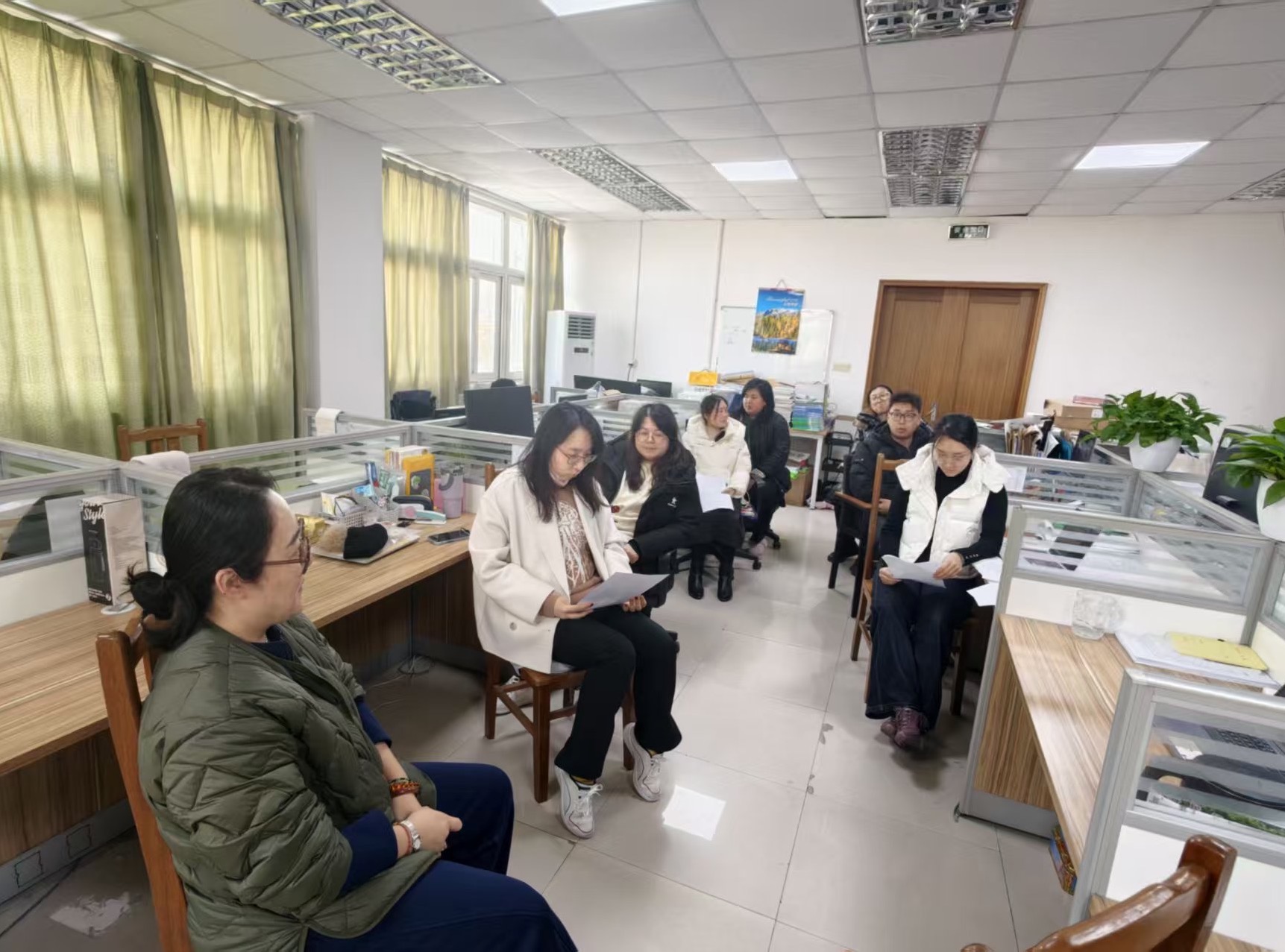 经管学院.jpg 经管学院.jpg